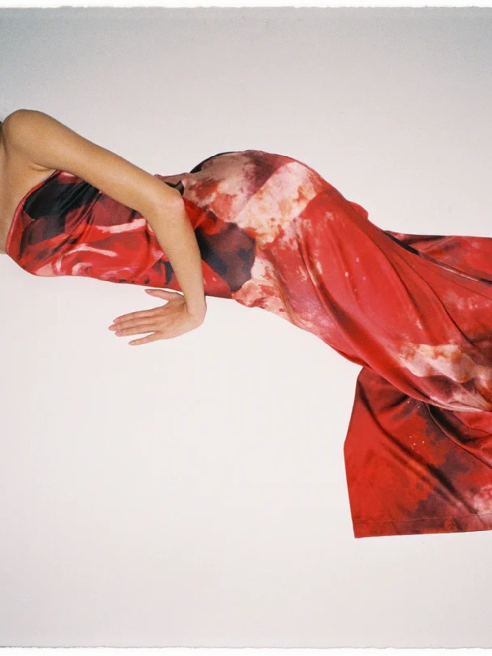 Kim Shui Red Rose Silk Tube Gown - Picture 2 of 10